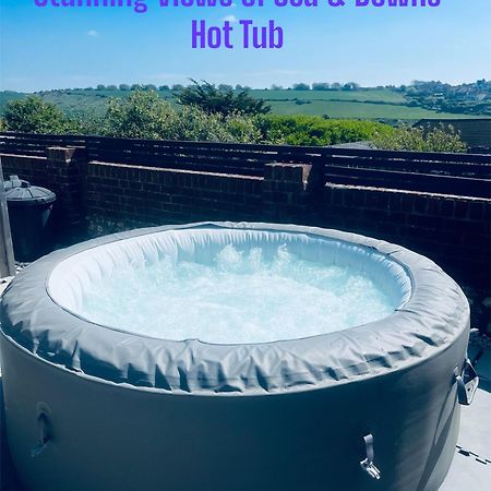 Spacious Studio Cabin With Sea/ Downs Views Sole Use Of Hottub In سيفورد المظهر الخارجي الصورة